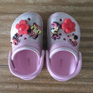 disney pink glitter minnie mouse crocs size 6